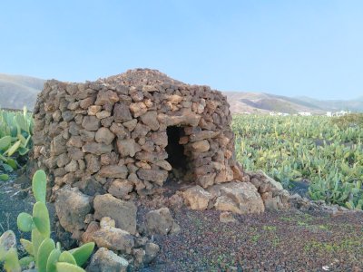 Taros: Kleine Gewölbebauten aus Trockenmauerwerk